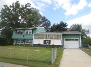 10 La Salle Dr, Burlington, NJ 08016