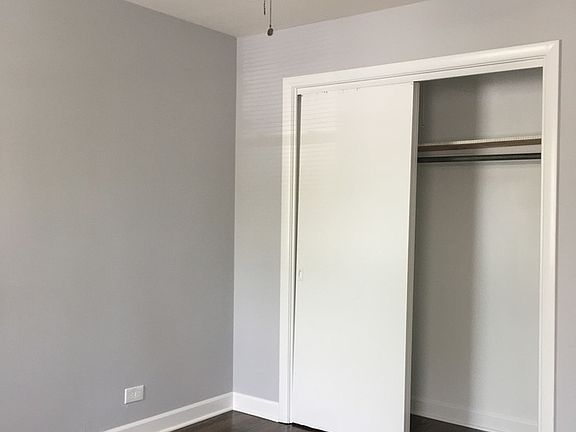 3rd image of 11001 S Artesian Ave #1C