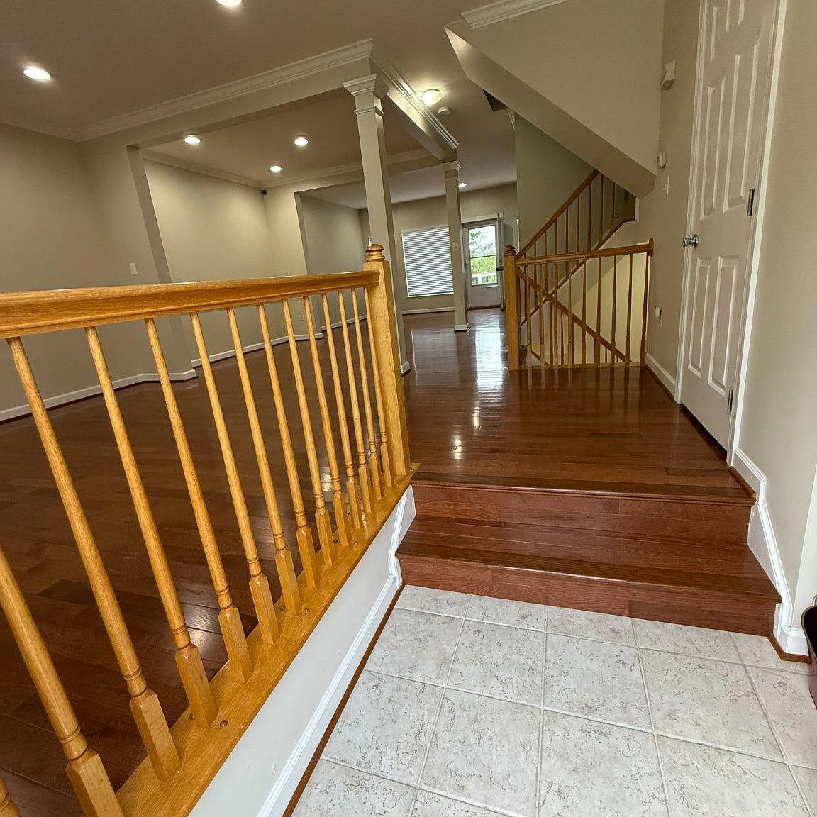 3 bed, 3.5 bath, 2332 sqft, $3,100 — Photo 3