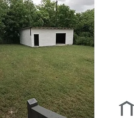 2455 Texas Ave — Photo 3