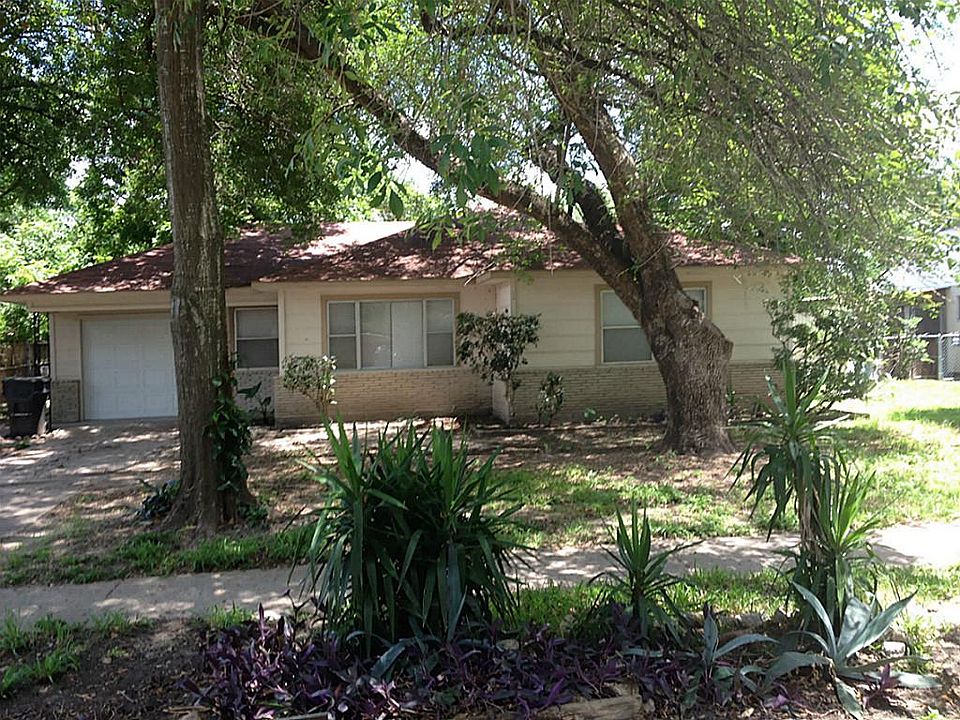 Fresh Landscaping and Grass this week!!