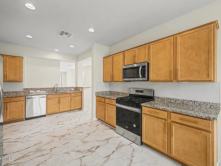 7143 W Coles Rd — Photo 3