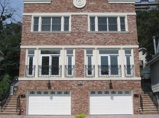 52B Myrtle Ave, Edgewater, NJ 07020