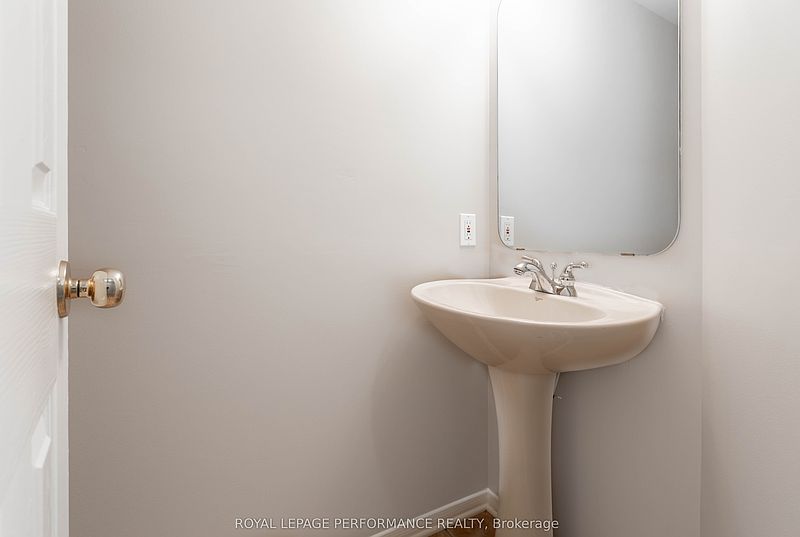 Ottawa House for rent - 3 Bedrooms — photo 2