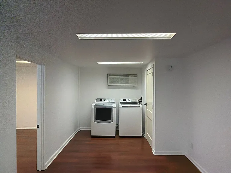 213 S Summit Ave — Photo 10