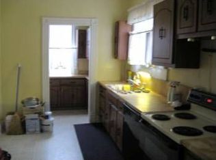 569 4th St, Pitcairn, PA 15140