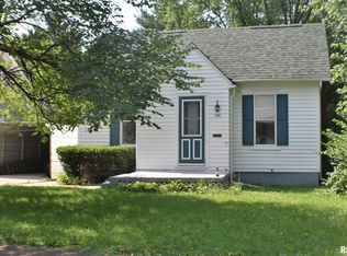 146 W Ash St, Canton, IL 61520