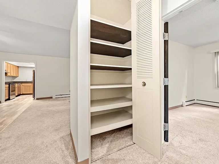 Silas Pointe Apartments — Photo 8
