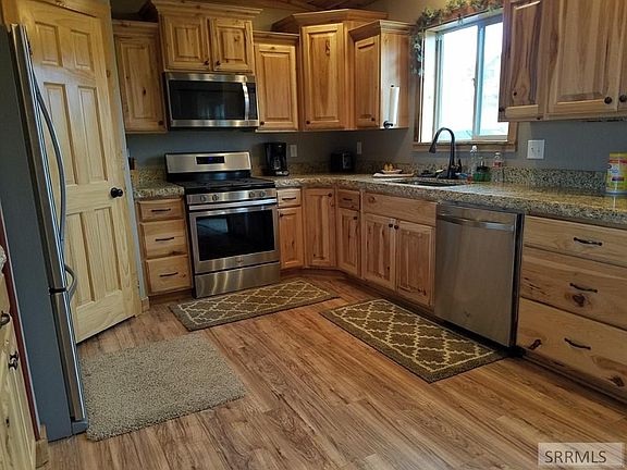 4th image of 3990 Joseph Dr