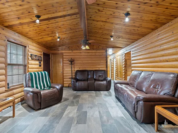 609 Stagecoach Dr, Oak Pt, TX 75068