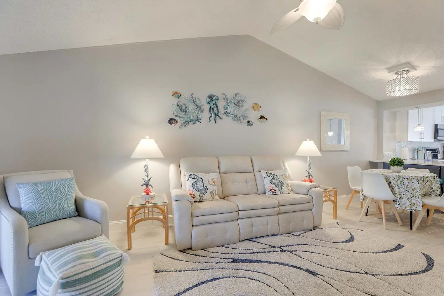 2 bed, 2.0 bath, $2,568 — Photo 2