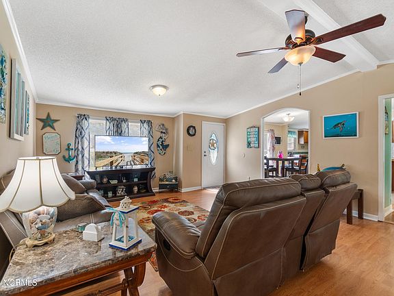 4th image of 647 Deerpark Drive SW