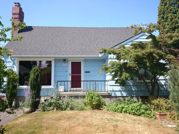 3823 54th Ave SW, Seattle, WA 98116
