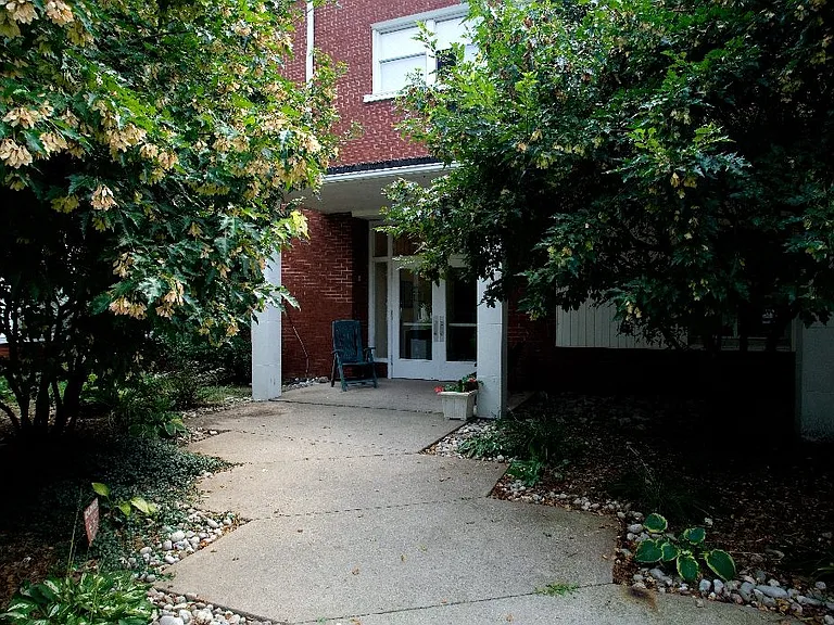 704 Canboro Rd — Photo 6