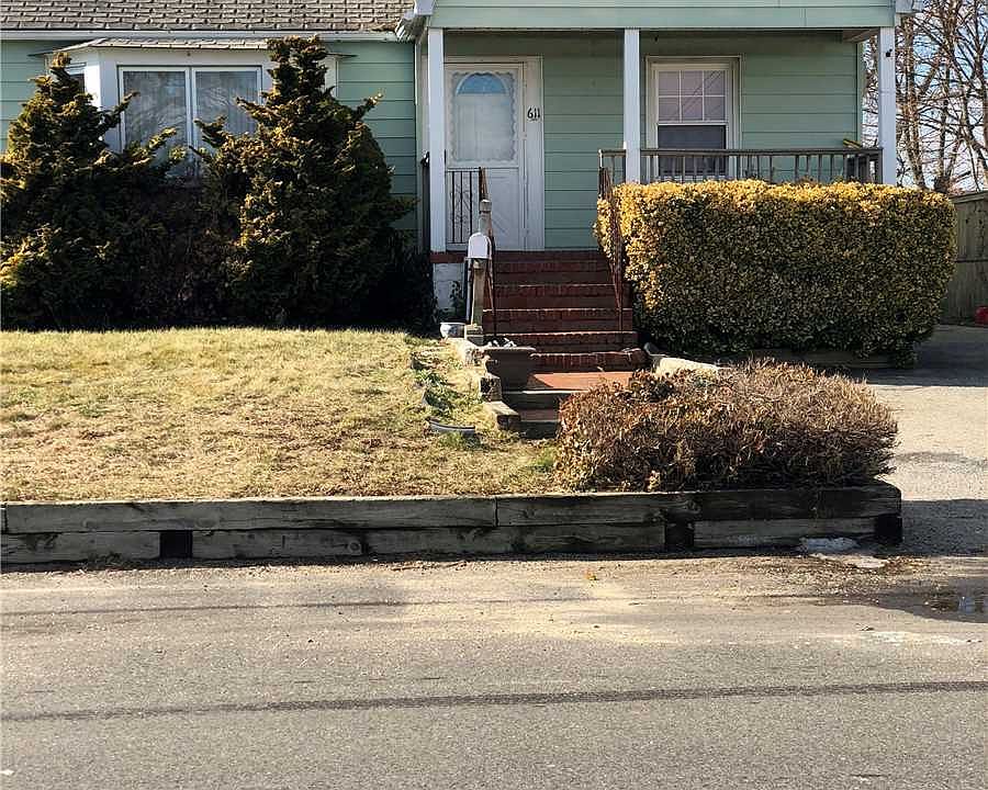 2nd image of 611 Madison Ave