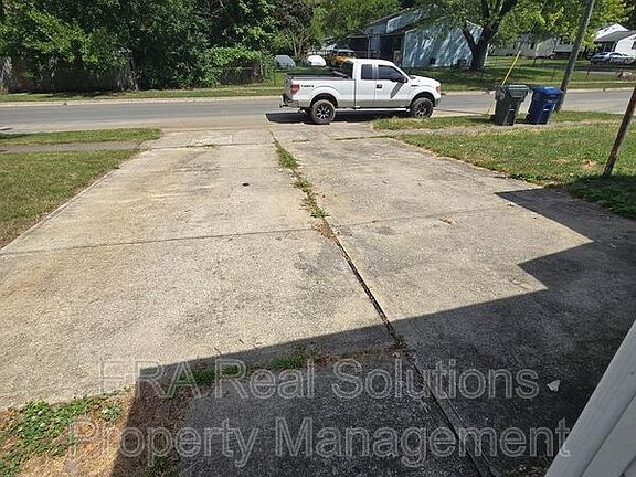 4th image of 3331 Clarkston Ave