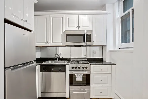 Rented by Douglas Elliman | media 3