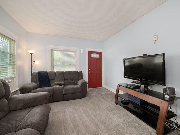 3rd image of 1109 Charlotte Ave