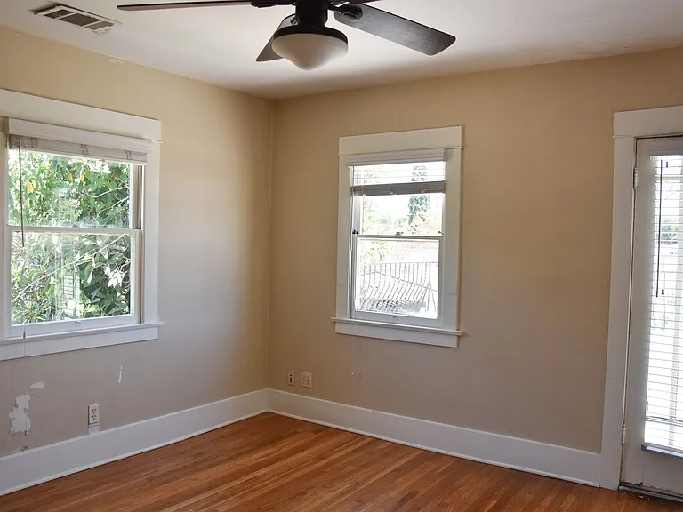 169 N Harwood St — Photo 32