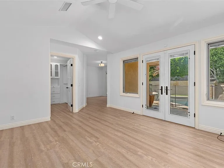 600 Cliff Dr — Photo 34