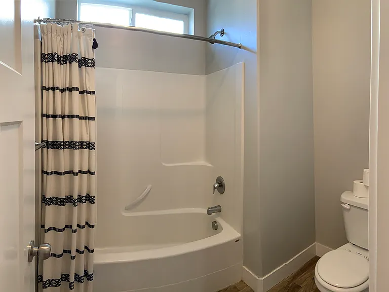 45 W Silver Springs Dr — Photo 9