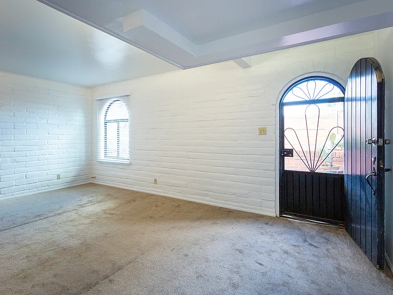 565 N Macnab Dr #A — Photo 21