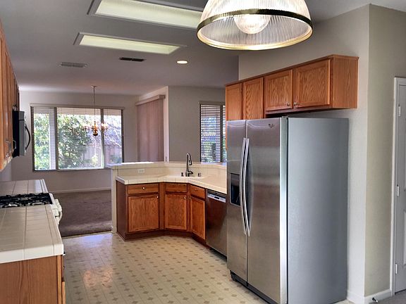 5th image of 700 Hopkins Ln