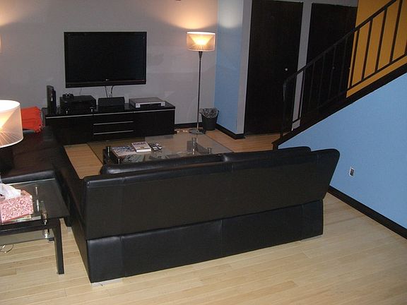 4th image of 907 Curtiss St APT 207