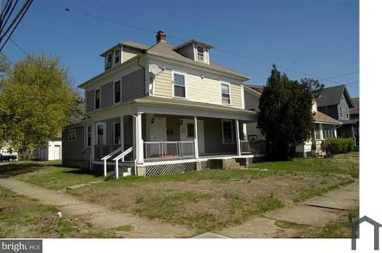 4 bed, $2,500 — Photo 1
