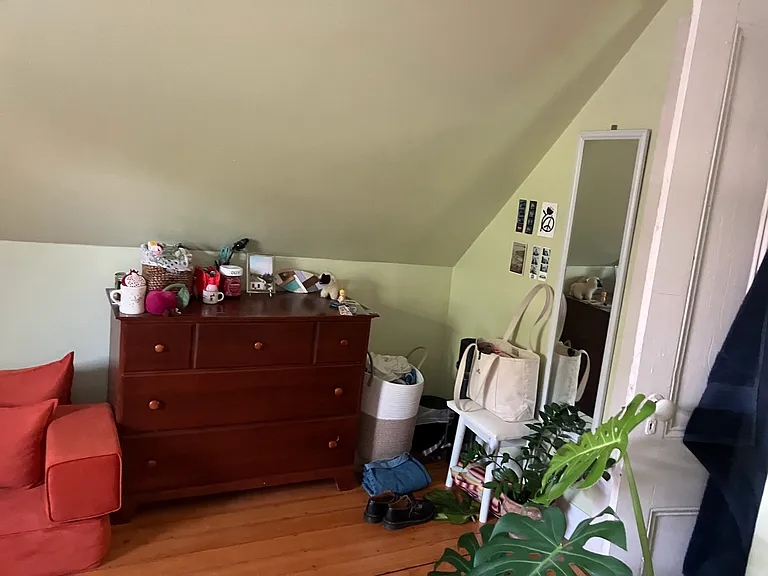 Bedroom 4, 3rd floor