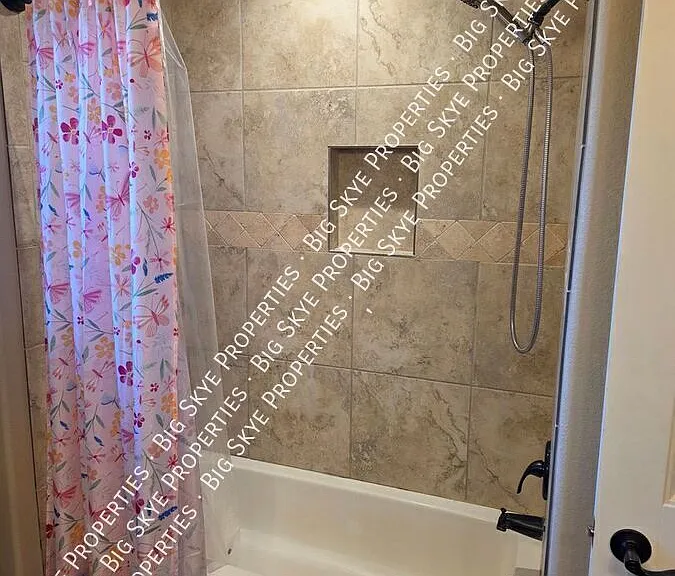 5224 Jarvis St — Photo 9