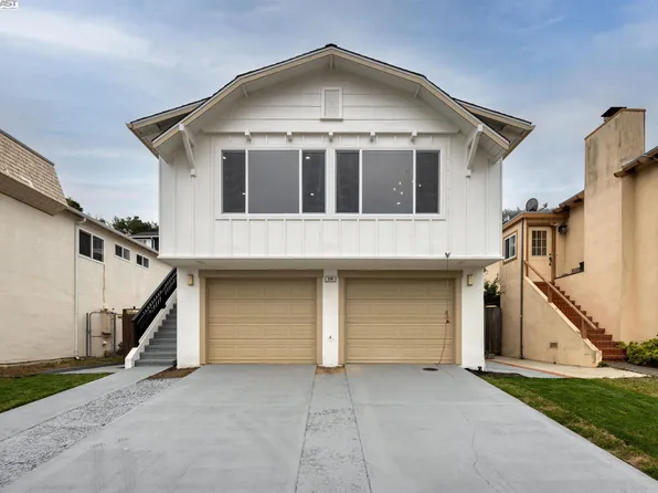 110 Arcadia Dr, Pacifica, CA 94044