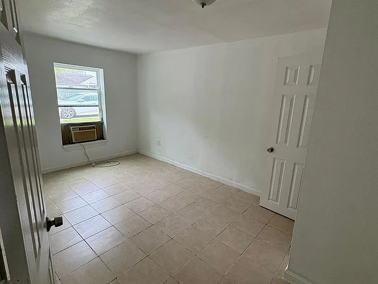 702 Rosedale St #B — Photo 9