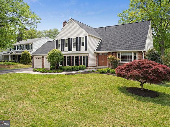 3rd image of 11516 Hornfair Ct