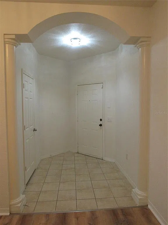 3 bed, 2.5 bath, 1736 sqft, $2,200 — Photo 2