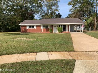 512 Shadowlawn Cir, Ocean Springs, MS 39564