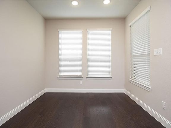 5th image of 4568 Titus Cir