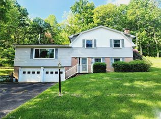 2055 Buena Vista Dr, Coshocton, OH 43812