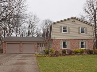 9224 Village Green Dr, Cincinnati, OH 45242