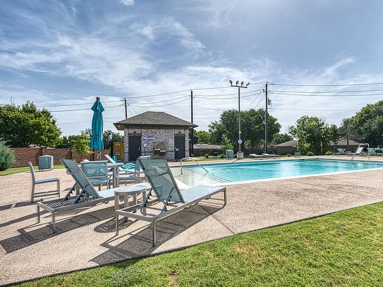 3009 Galveston St — Photo 14