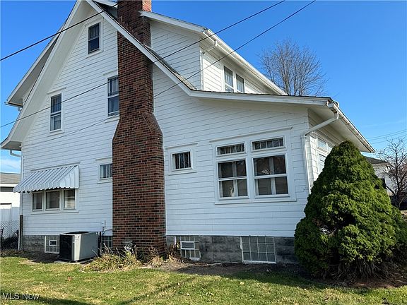 5th image of 122 E Pendleton St