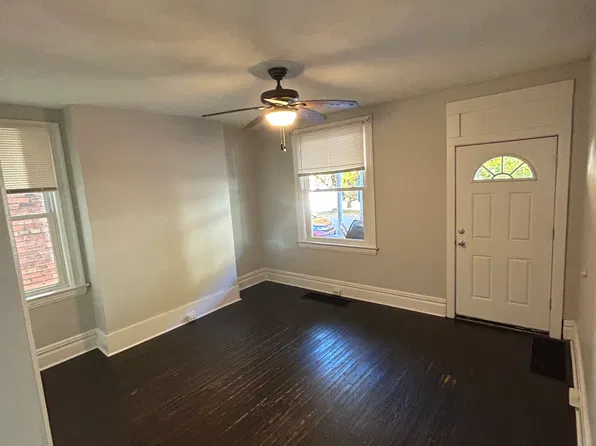 81 Broad St, Leetsdale, PA 15056