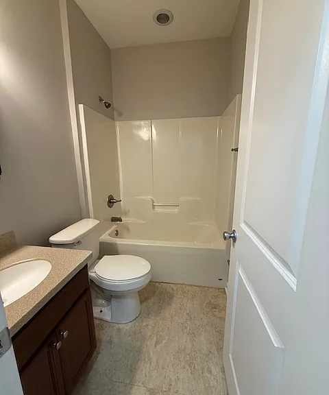 Summit Pointe Apartments — Photo 25