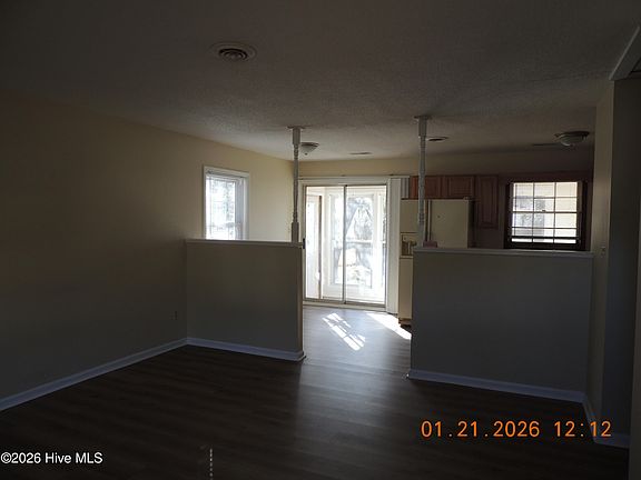 5th image of 228 Lakewood Dr