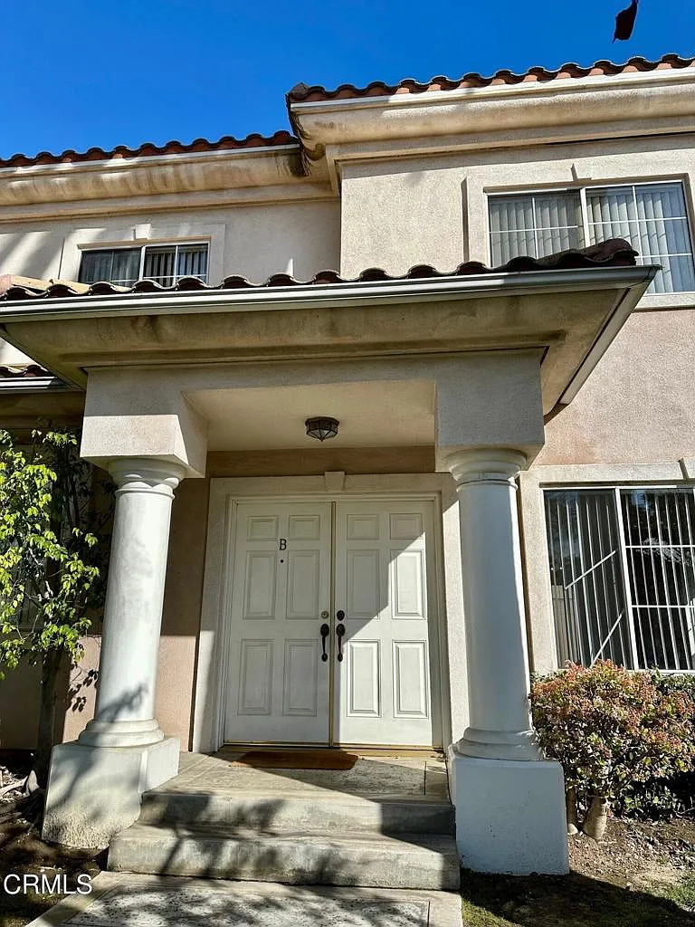 Building Photo - 110 N Marengo Ave #B