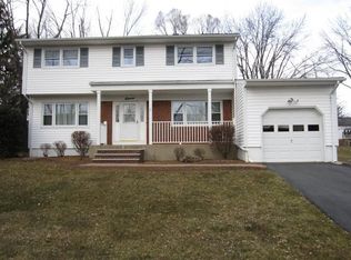 11 Brewster Pl, Flanders, NJ 07836