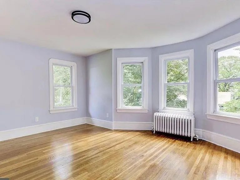 439 Park Ave — Photo 16