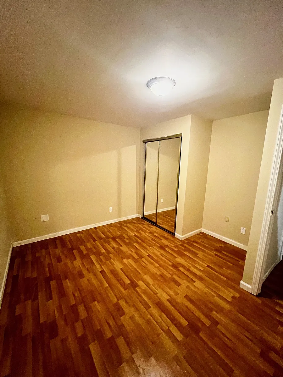 Building Photo - 446 Arch St #3