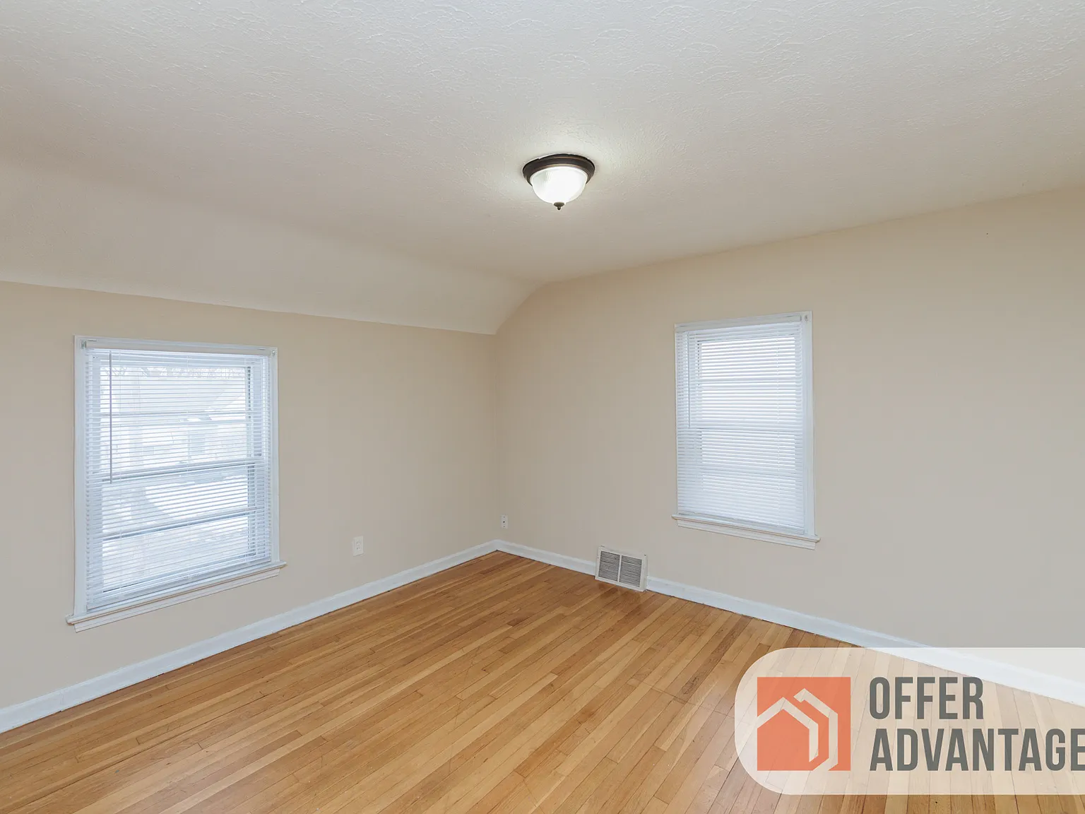 12404 Willard Ave - Unit... — Photo 2