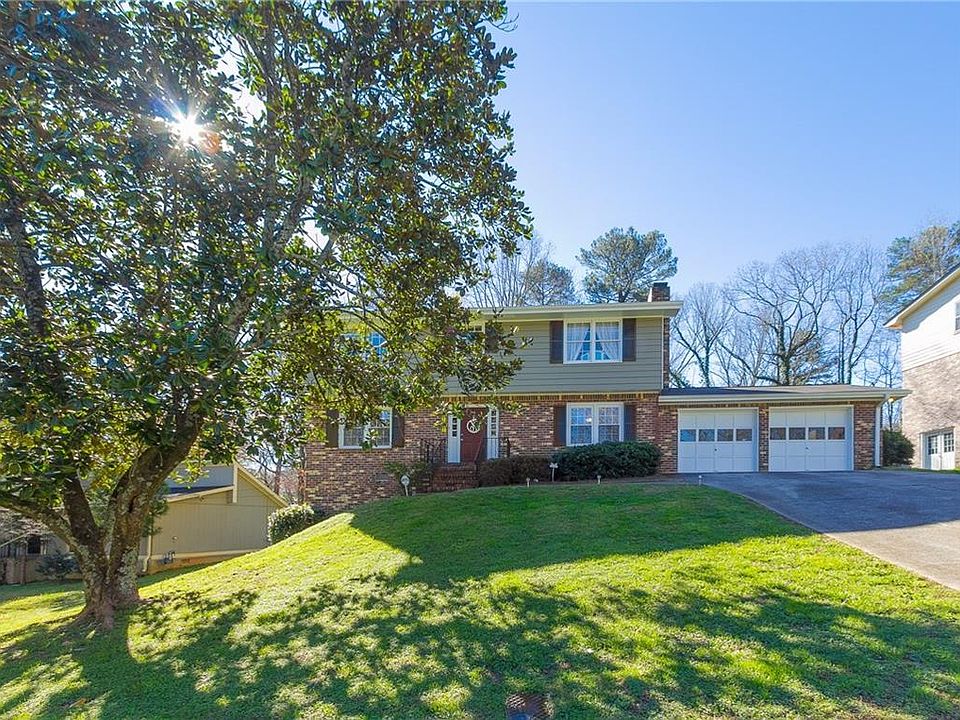1st image of 643 Rockborough Dr